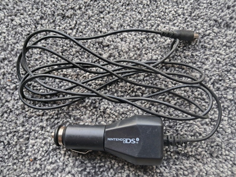 Nintendo DSi Car Charger - Power Adapter 