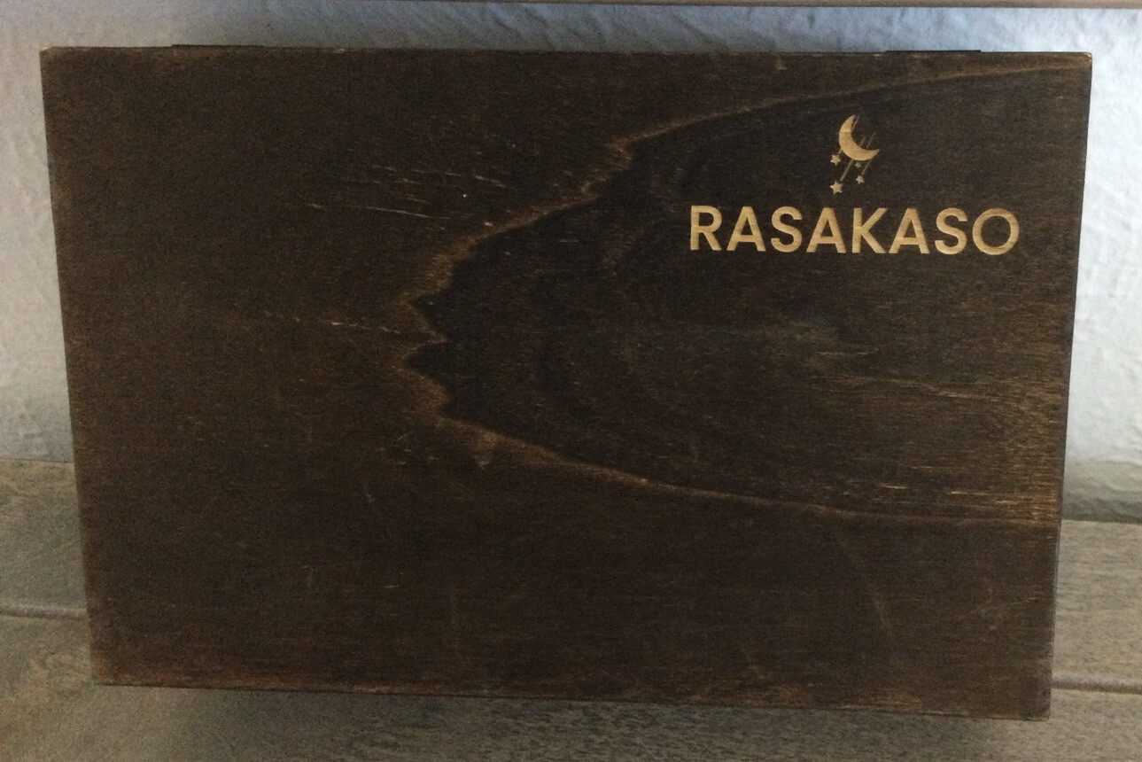 RASAKASO SMOKERS KIT WITH LIGHTER AND APPLE CHERRY OAK AND PECAN IN WOODEN BOX