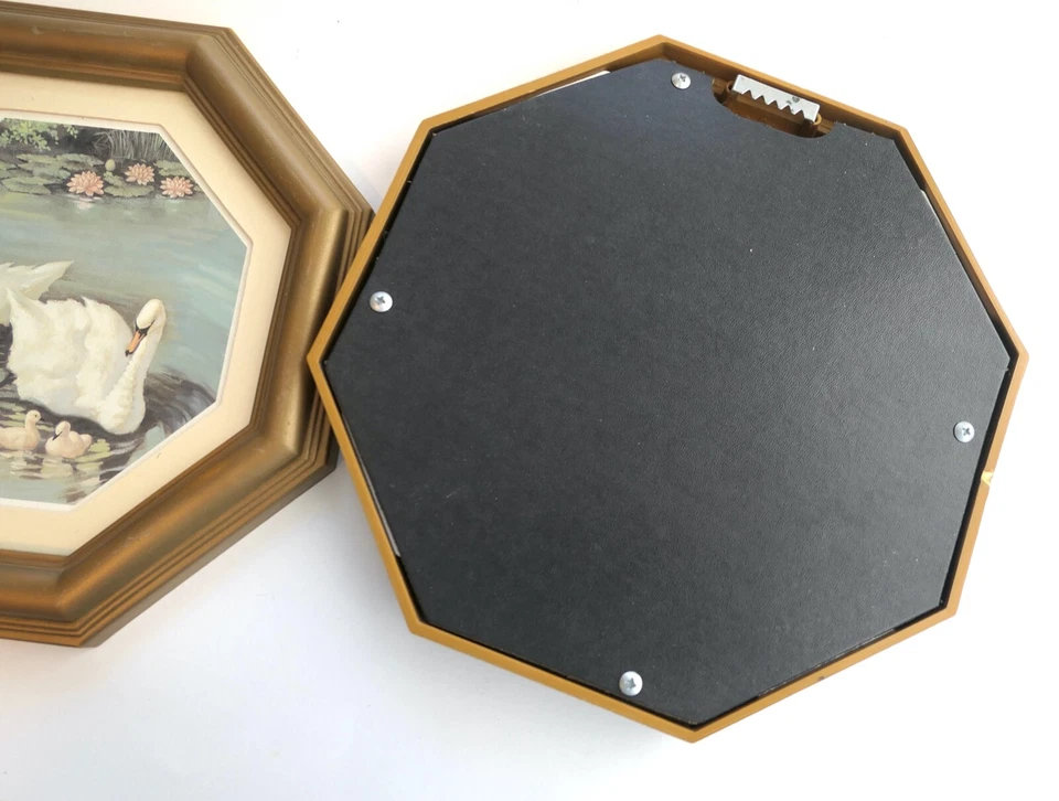 Vintage MCM Família de Cisnes Par Latão Look Octógono Madeira Quadro Arte Parede - Imagem 3 de 3