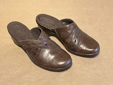 Women's Clarks Mules Shoes Brown Slip-on Leather Size 7M