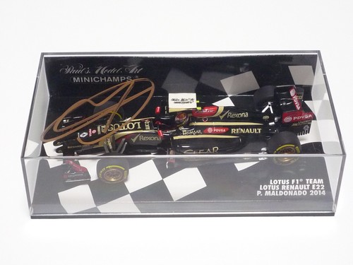 MINICHAMPS 1:43 LOTUS RENAULT E22 P. MALDONADO 2014