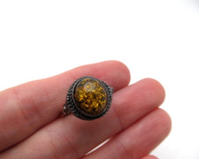 Vintage 925 Sterling Silver Natural Golden Amber Dome Round Twist Ring Size 8