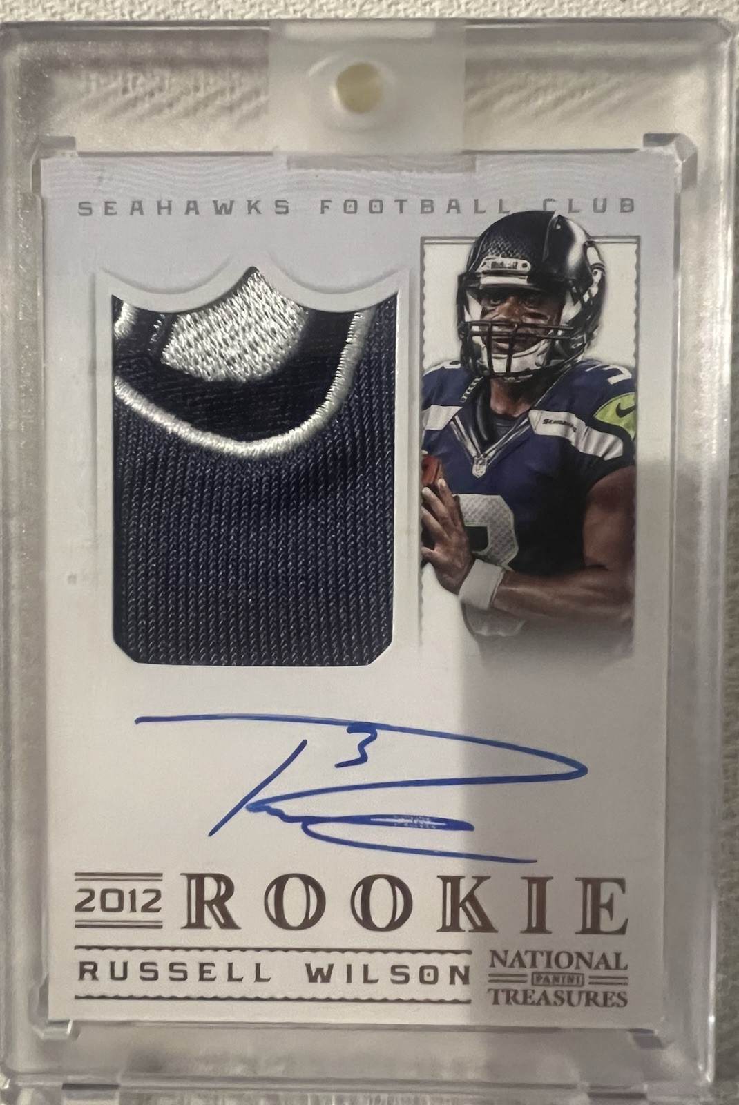 Russell Wilson 2012 National Treasures Rookie Patch Auto Gold 02/49