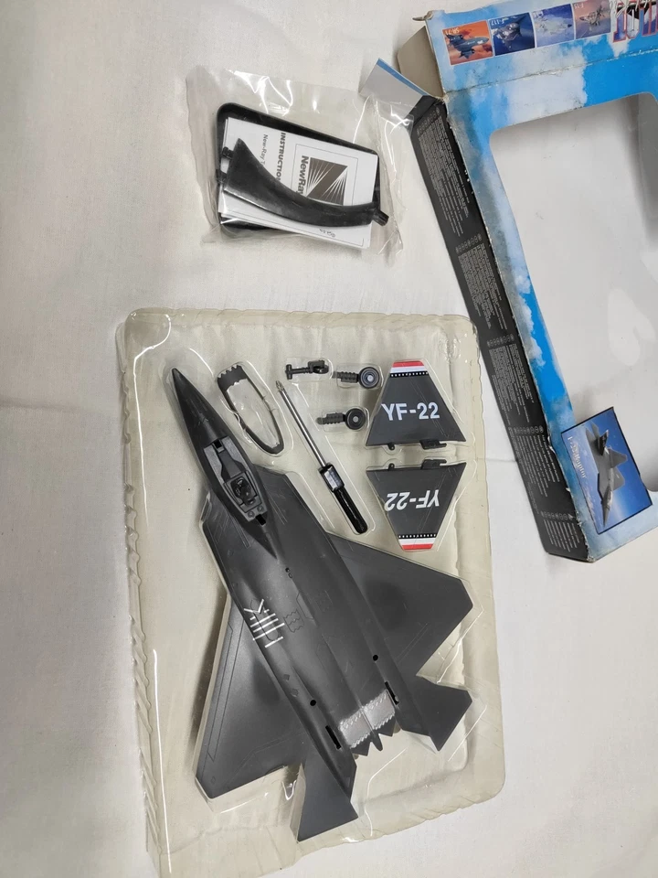 Aereo Militare F22 Raptor USA - Immagine 2 di 4