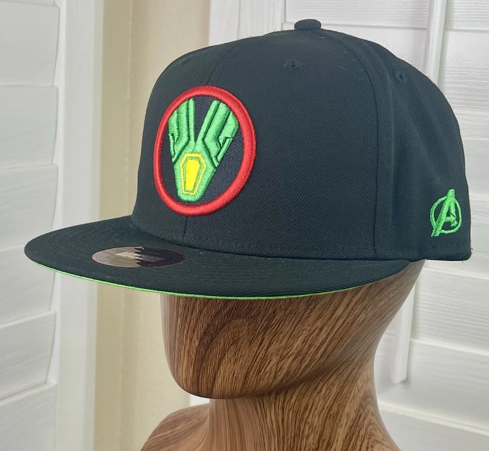 Boné ajustável exclusivo Marvel 60th Anniversary Vision 60th Patch - Tamanho 7 3/4 - Imagem 4 de 4