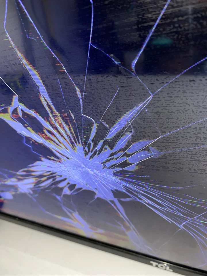 TCL 32inch 32S3800 Roku Smart TV - BROKEN SCREEN - Image 3 of 4