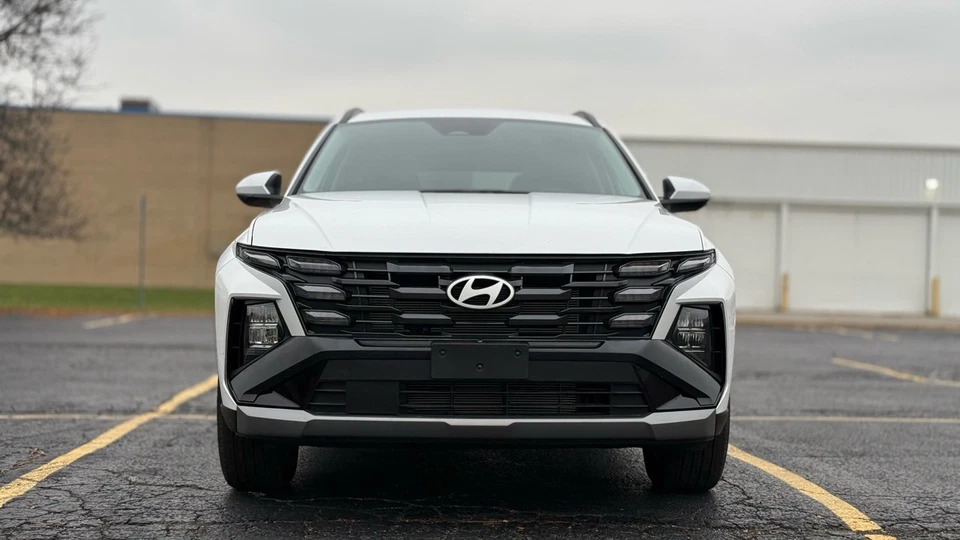 2026 Hyundai Tucson SEL - Image 2 of 4