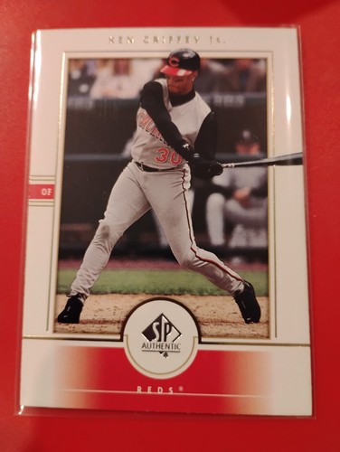 Ken Griffey Jr. [Autograph] #84 2000 SP Authentic card