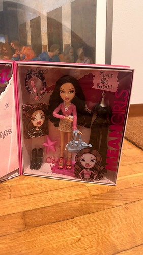 Bratz x Mean Girls Collector Dolls Karen & Gretchen 2-Pack - Foto 5 di 6