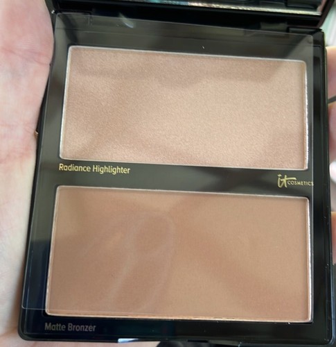 It Cosmetics Bronzer/ Highlighter Duo 7.25 Grams - Picture 4 of 4
