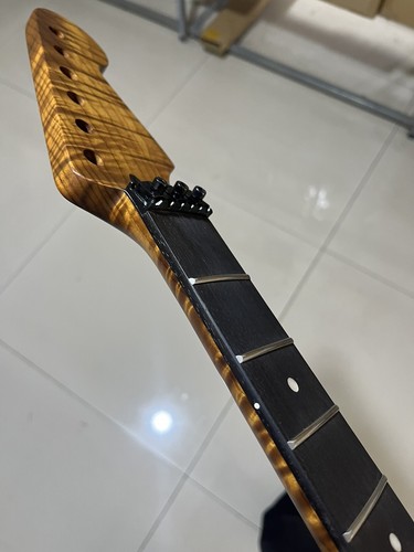 BEST floyd nut Rosewood 22frets Strat Roasted Flame Maple Electric guitar neck - Picture 4 of 10