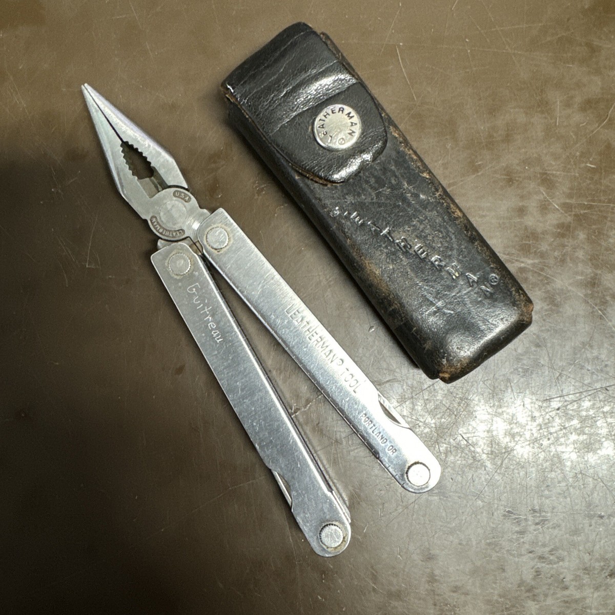 Vintage LEATHERMAN Tool Multi-Tool w/Original Leather Case Vintage LEATHERMAN Tool Multi-Tool w/Original Leather Case