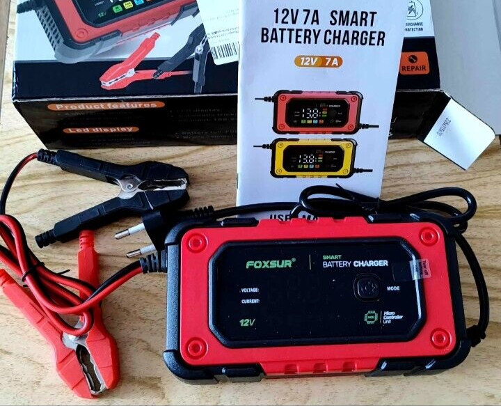 Chargeur intelligent 12V 7A multi-piles avec microprocesseur noir