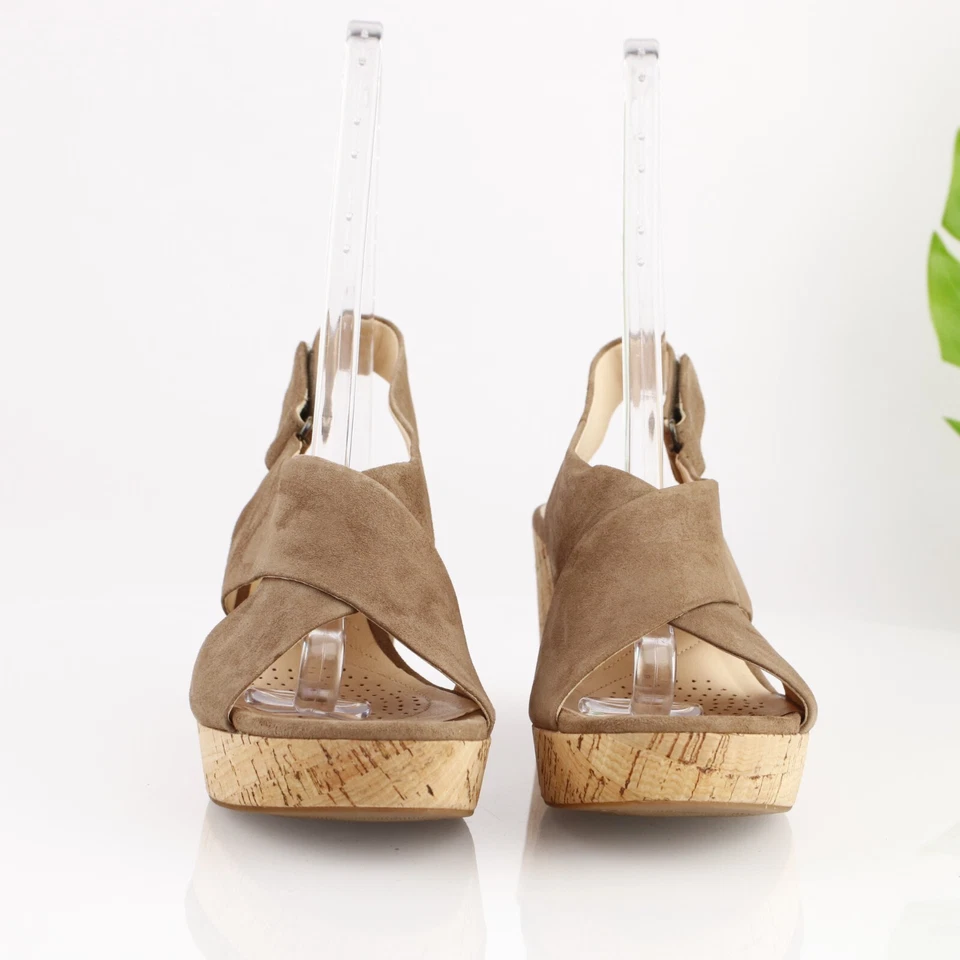 Sandalia Clarks Maritsa Lara para mujer talla 10 gamuza tostada con tira y cuña de corcho plataforma Foto 2 de 4