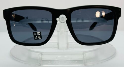 Neue Oakley Holbrook Sonnenbrille / mattschwarz / graue Gläser / USA-Flagge / 009102-E6 - Bild 2 von 5