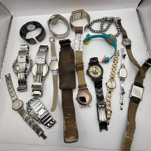 Bundle Of 16 Quartz Watches Modern / Vintage Untested Parts / Repair / Crafts - Picture 12 of 22