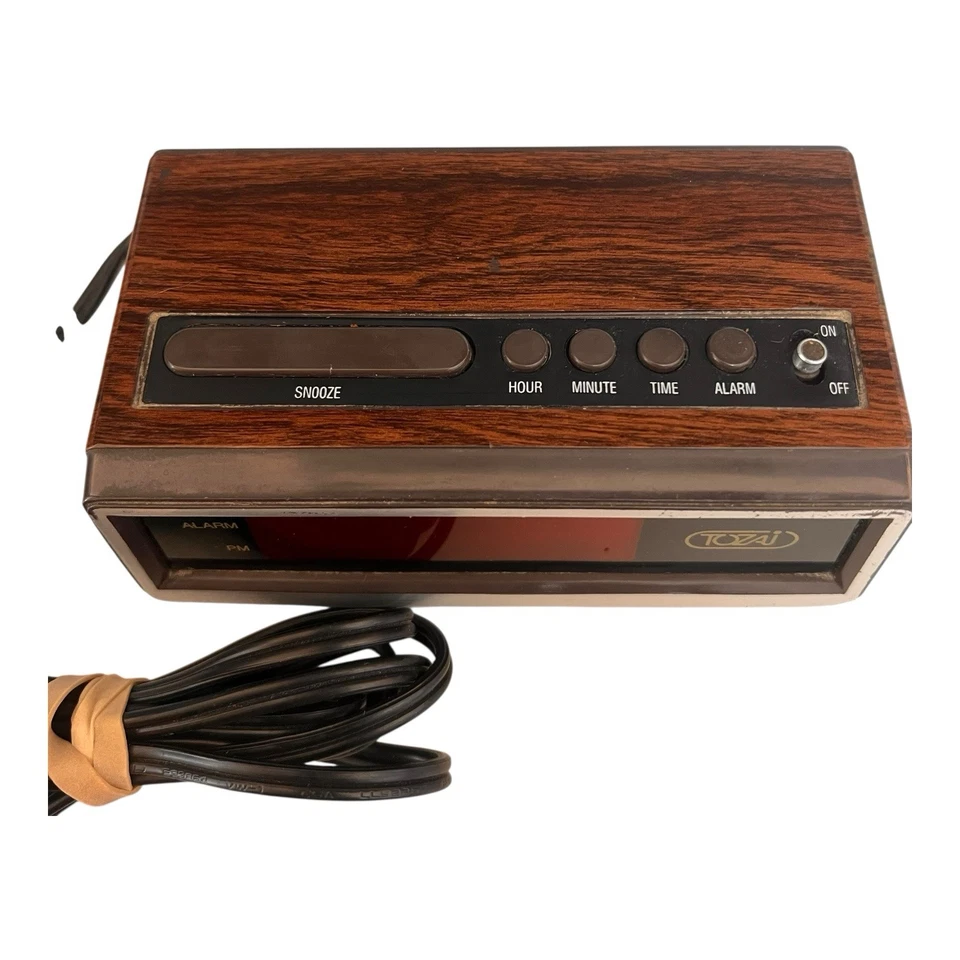 Tozai Reloj Despertador Digital Reposo Batería Pantalla Roja ATC3035 Funciona De Colección Básico Foto 2 de 4