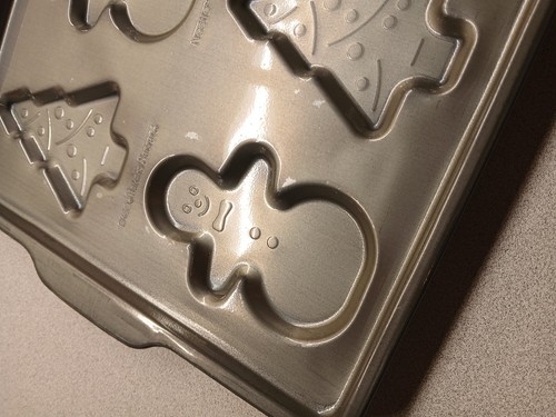 Vtg Christmas Holiday 2 Pans Minicake Cookie Mold Pans Wilton Nestle Ekco 1985 - Picture 9 of 14