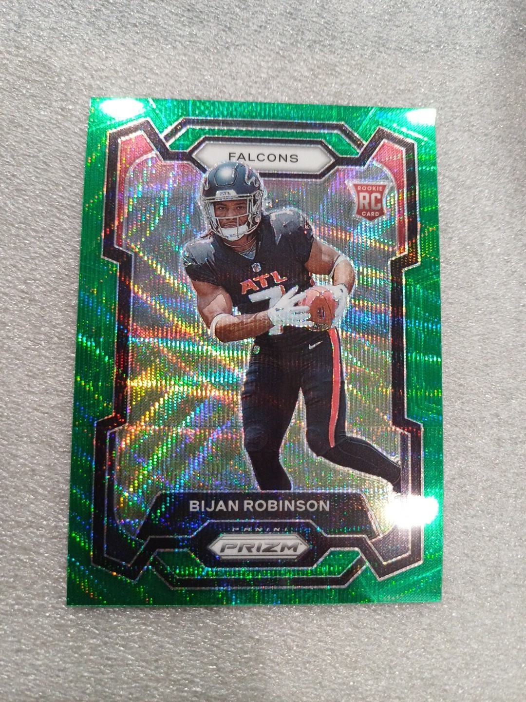2023 Panini Prizm - Rookies Bijan Robinson #305 Green Wave Prizm (RC)