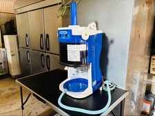 Affettatrice elettrica per ghiaccio rasato M25 Chubu da tavolo usata per...