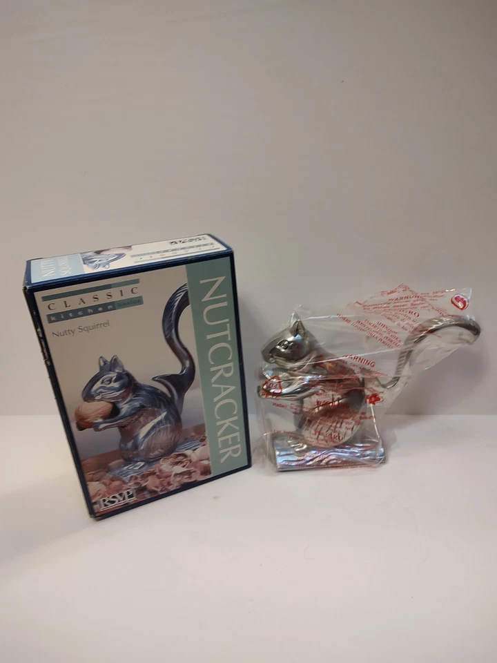 RSVP Nutty Squirrel Heavy Duty Cast Aluminum Nutcracker - Image 4 of 4