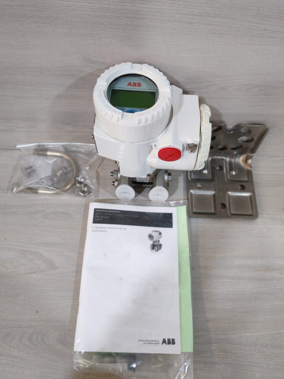 ABB 266MST PRESSURE TRANSMITTER 2600T SERIES MD: 04/14 - NEW WITHOUT BOX