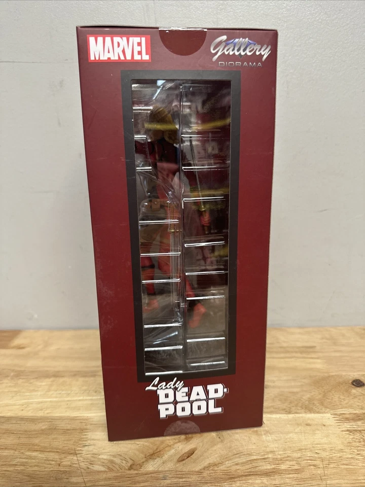Estatua Desenmascarada Dama Deadpool Galería Marvel - NYCC 2020 Limitada 1000 Sellada Foto 2 de 4