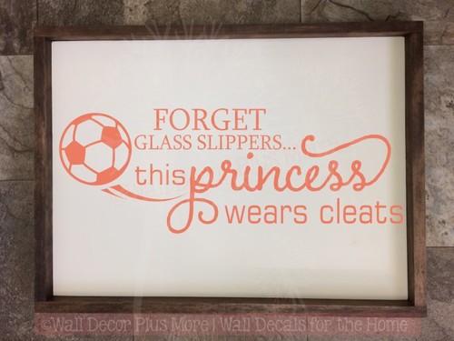 Esta princesa usa botines calcomanías de pared de fútbol vinilo letras arte niña decoración cotización - Imagen 4 de 12