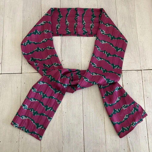 Christian Dior écharpe fine motif vague rouge violet vert gris
