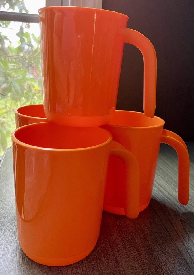 Juego de 4 cuencos pequeños Tupperware 13 oz y 4 tazas 11 oz Foto 2 de 4