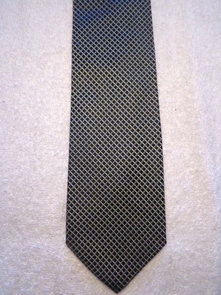 Gravata masculina Birmânia Bibas preta com xadrez verde e branco 4 x 59 - Imagem 2 de 4