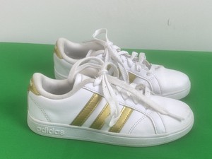 GIRLS ADIDAS YOUTH WHITE 3 GOLD STRIPE 