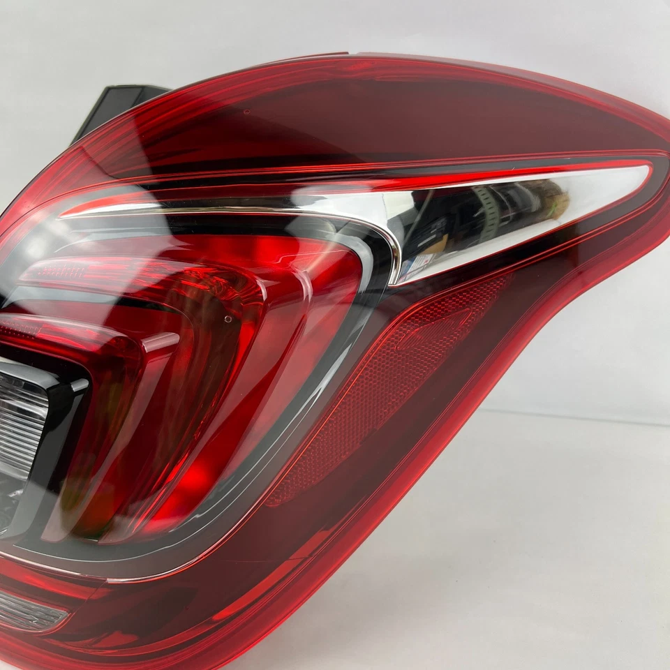 Lámpara de luz trasera LED derecha Buick Encore GM 2018 2019 2020 2021 2022 OEM 42698966 Foto 4 de 4