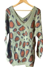 Gigio Women’s Leopard Pattern V-neck Long Sleeve Soft Sweater Top L