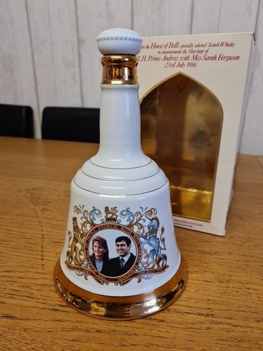 Royal Decanter Bells Old Scotch Whisky by Wade Hochzeit Andrew & Sarah Fergie - Bild 7 von 13