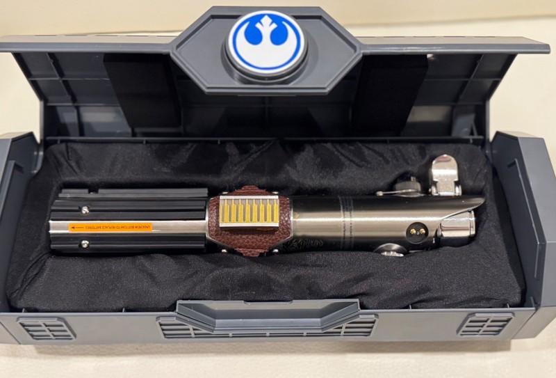 Star Wars Galaxy's Edge Skywalker Reforged Legacy Lightsaber Hilt Disney