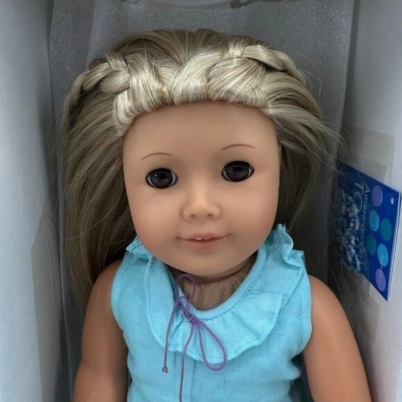 Boneca American Girl Pleasant Company GOTY 2003 Meet Kailey Hopkins com caixa de cachorro - Imagem 2 de 4