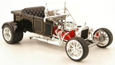 1923 Ford T-Bucket 1:18スケールモデル Johnny Lightning 1923 Ford T-Bucket Mooneyes Street Rod 1:18