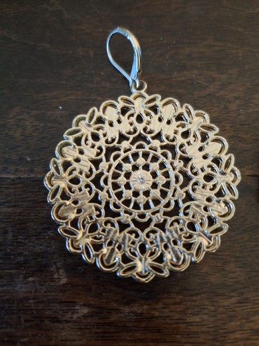 Costume Jewelry Earrings: Large, Round Gold-Tone Circles W/Tiny White Stones! - Picture 12 of 17