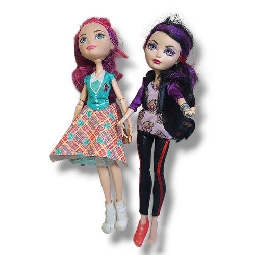 Muñecas Ever After High - Regreso a la escuela Meeshell & Raven Queen *Falta 1 zapato - Imagen 2 de 8