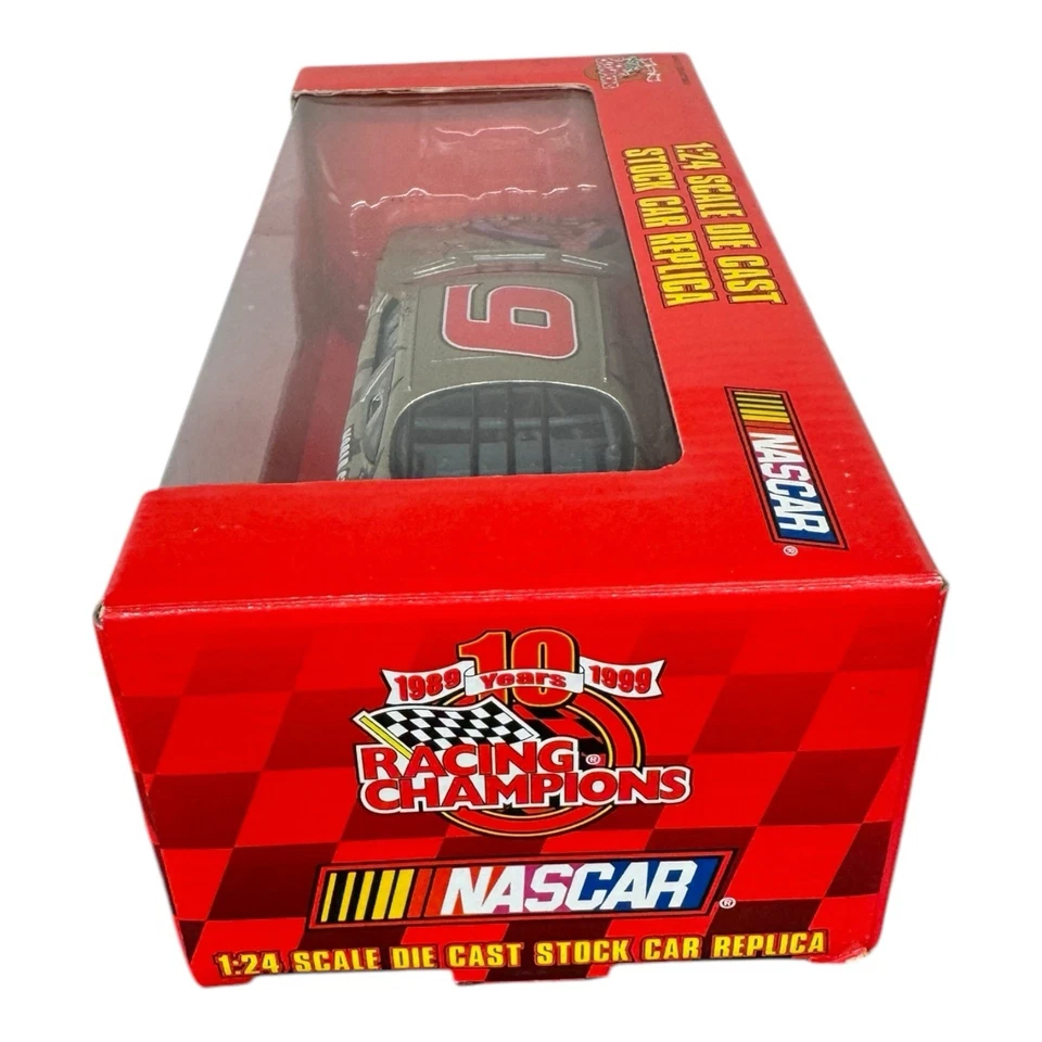 Jerry Nadeau Goldberg WCW 1999 Racing Champions Red Box #9 1:24 Foto 4 de 4