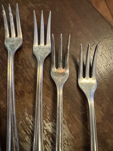 Set of 9 Forks R. Wallace A1 Silver-plate Seafood Cocktail Olive 3 Prong Small - Picture 2 of 6