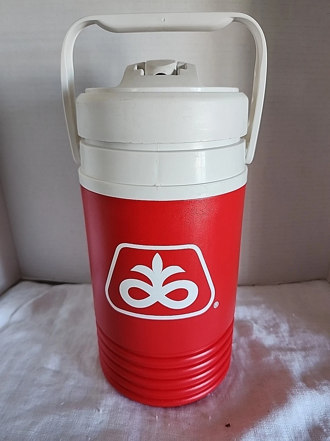 Vintage Igloo 1/2 Half Gallon Cooler Drink Jug "RED PIONEER Seed "Made in USA