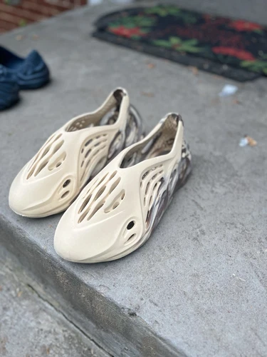 Yeezy Foam Runner Mx Cream Clay 