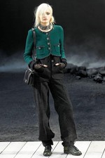 CHANEL Rare Two-Piece Black Vest Green Tweed Jacket Set with Gripoix Button FR34