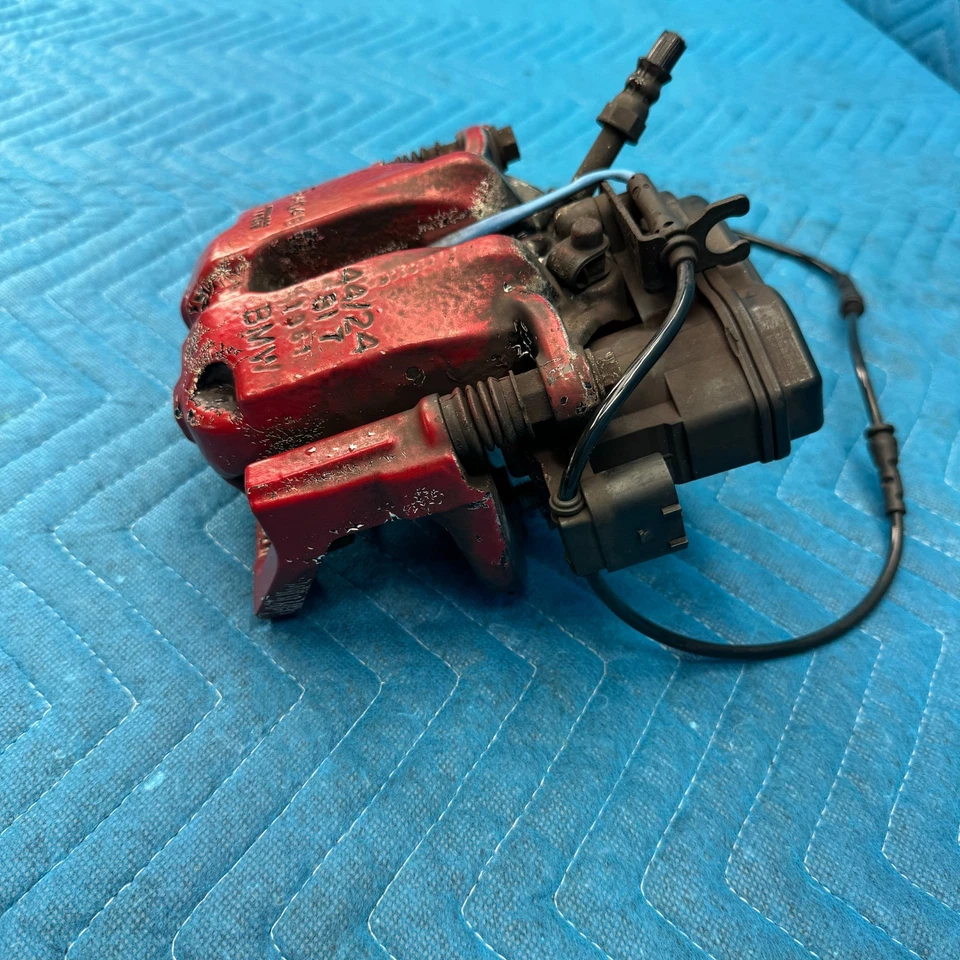 Pinza de freno trasero derecho pasajero BMW 650i xDrive 2012-2017 OEM 32345699 Foto 4 de 4