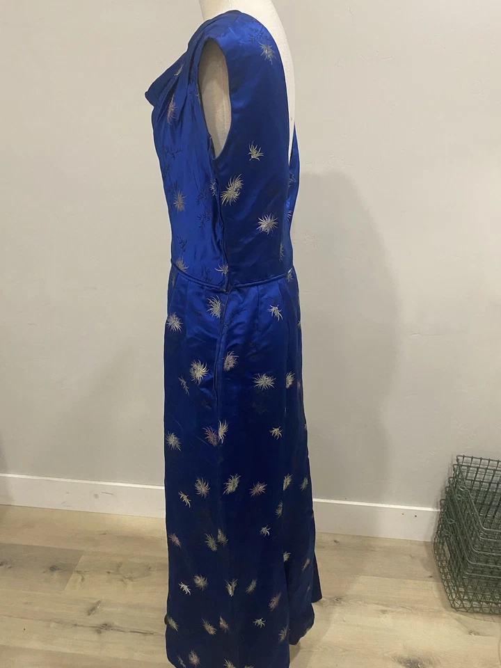 Vestido de cetim vintage de inspiração asiática sedosa dos anos 1960 - Imagem 4 de 4