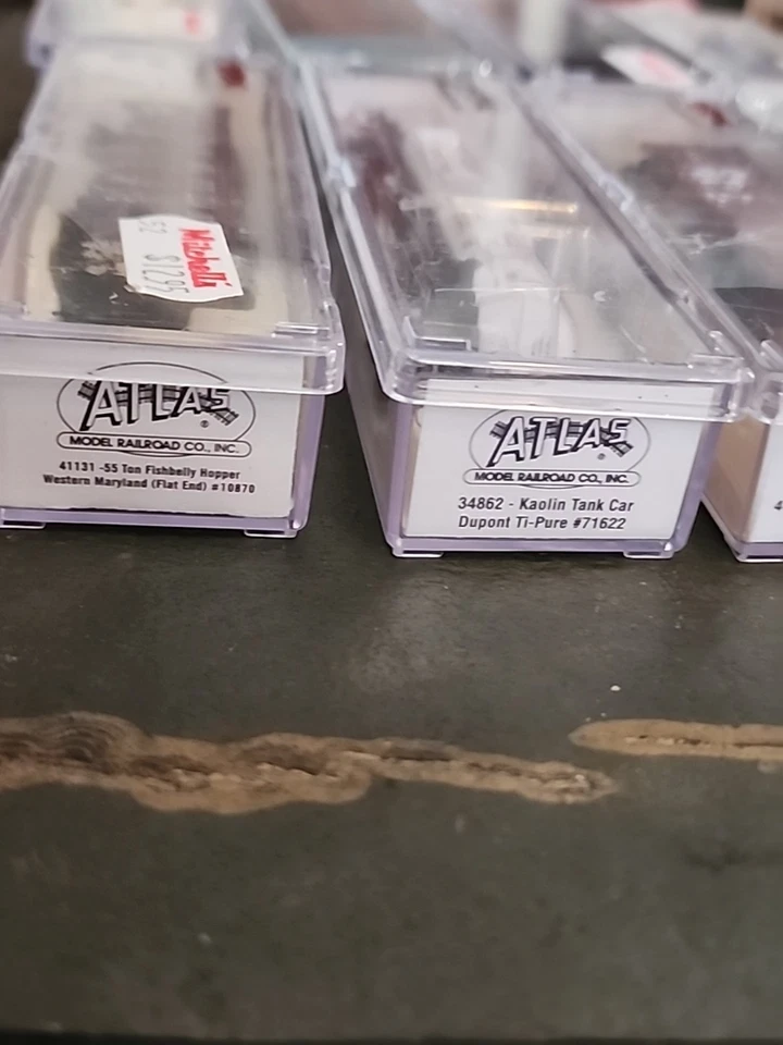 Vintage Walthers Atlas Trains Lot & Accessories - Image 4 of 4