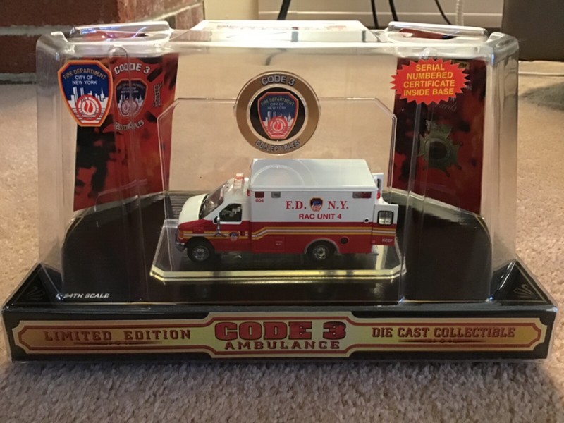 CODE 3 FDNY Rac Unit 4 Ford E-350 1:64 scale - new in box