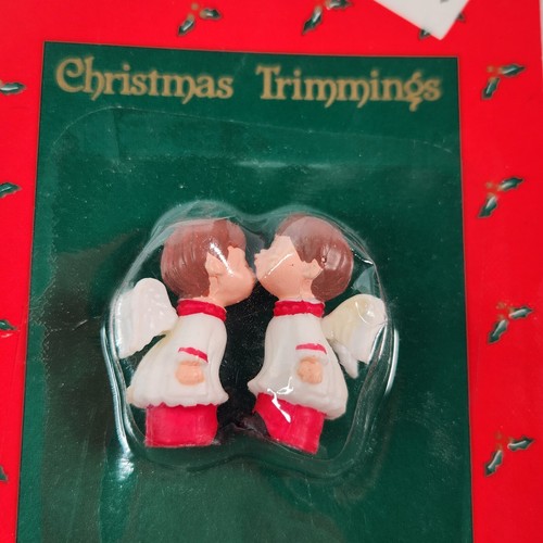Vintage Christmas Trimming Miniature Plastic Kissing Angel Figurines # 882 - Picture 2 of 5